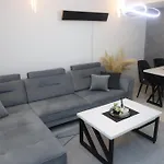 Comfort With Free Parking شقة *