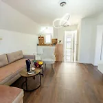 Comfort With Free Parking Apartamento Mostar