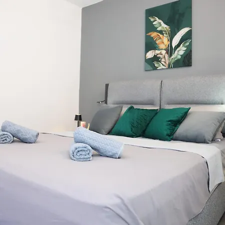 Comfort With Free Parking Apartment Mostar