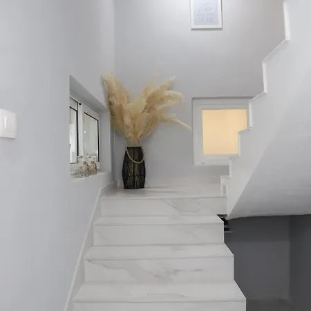 Comfort With Free Parking Apartment