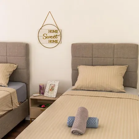 Comfort With Free Parking *