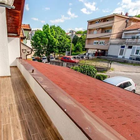 Apartment Comfort With Free Parking *