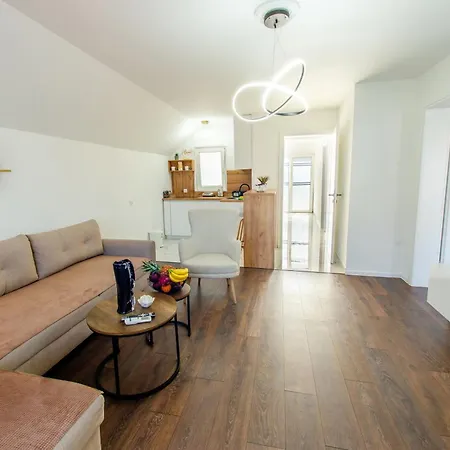 Comfort With Free Parking Apartment Mostar