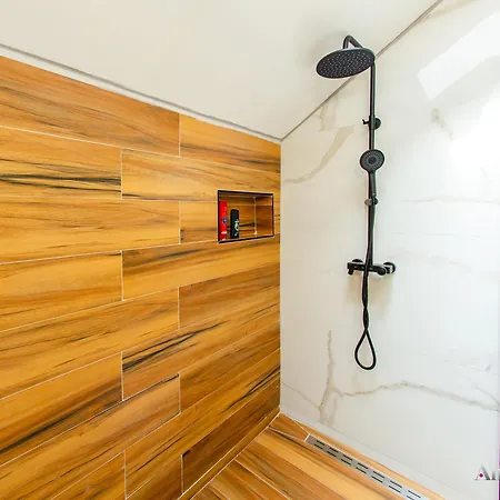 Apartment Comfort With Free Parking *